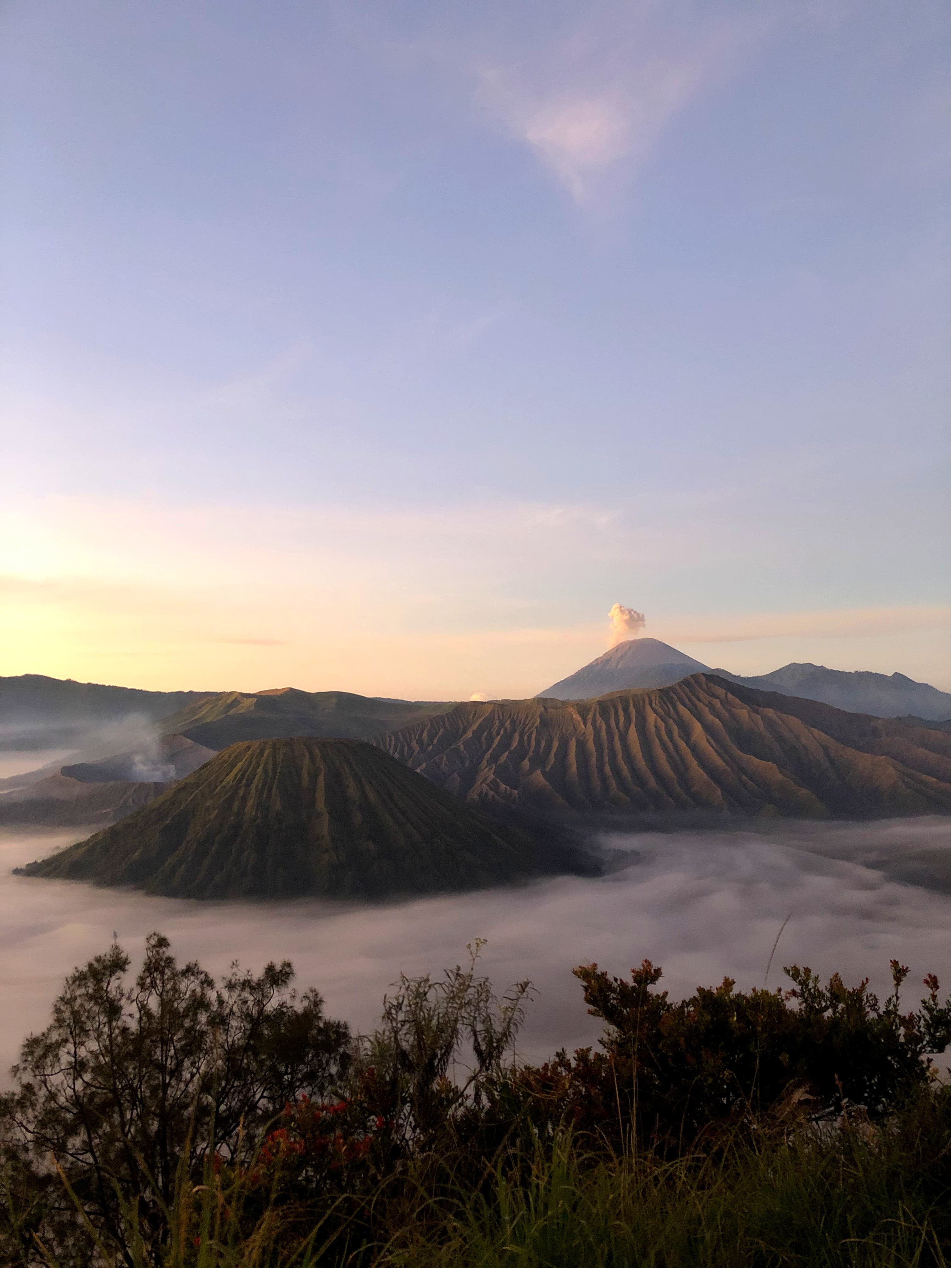 Gunung Bromo dan Semeru